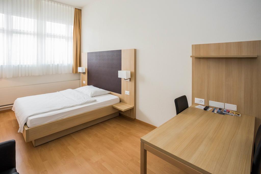 Hotel Hoeri Inn Dış mekan fotoğraf
