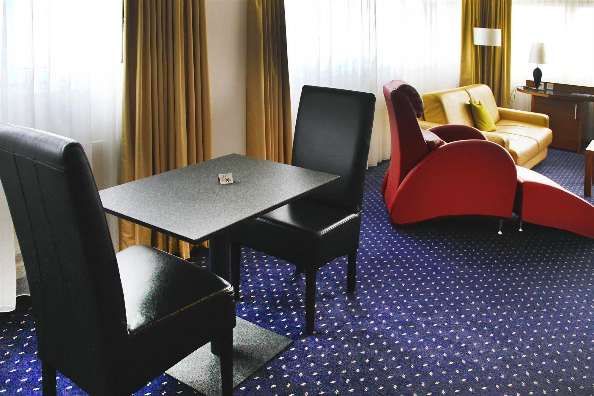 Hotel Hoeri Inn Dış mekan fotoğraf